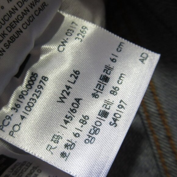 NWT Levi's 501 Taper Custom Blues Rose Embroidered Destroyed Boyfriend Jeans 24 - Picture 6 of 11